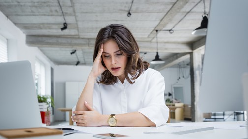 Mi jelzi, ha túl sokat stresszelünk? Így üzen a lélek és a test (x)