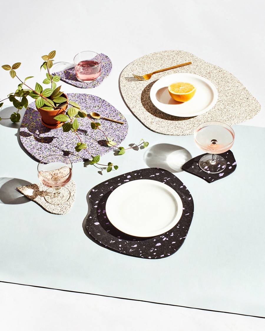 Alex Proba újrafelhasznált anyagból készült szőnyeg és tárgyak