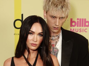Megan Fox mindent megmutató Kim Kardashian-féle ruhában tér vissza a vörös szőnyegre
