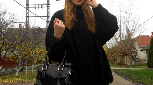 Anyukája szekrényéből öltözik a topmodell