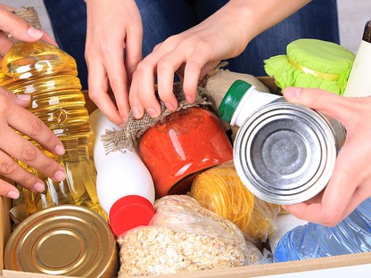 Több mint 284 tonna élelmiszert adtak a SPAR vásárlói nehéz sorsú embereknek