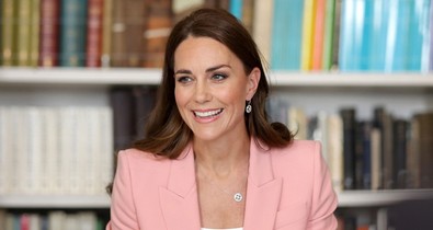 Méregdrága, de tökéletes Katalin hercegné cukorkaszínű kosztümje