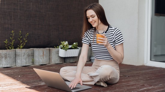 Így fejleszd a teraszod 2025-ben – kültéri és beltéri lakberendezési trendek, amiket látnod kell