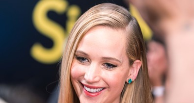 Jennifer Lawrence ruhája a legfurcsább, amit valaha láttunk a vörös szőnyegen