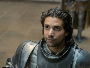 „Felszabadító volt páncél nélkül játszani”, árulta el a Sárkányok háza sztárja