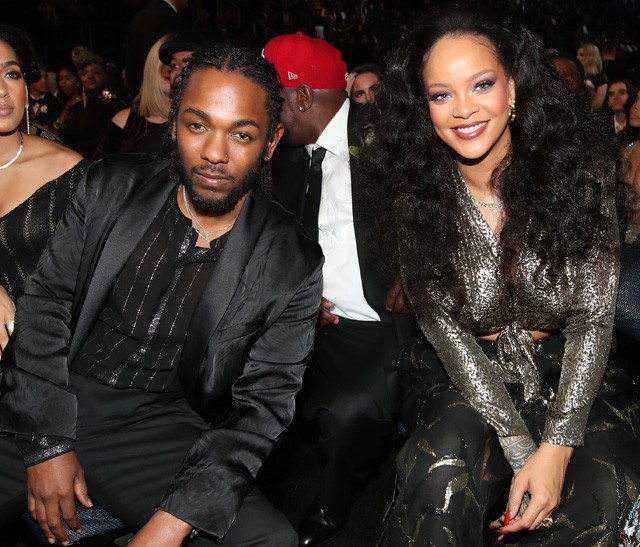 Rihanna Kendrick Lamar mellett a Grammy-gála nézőterén