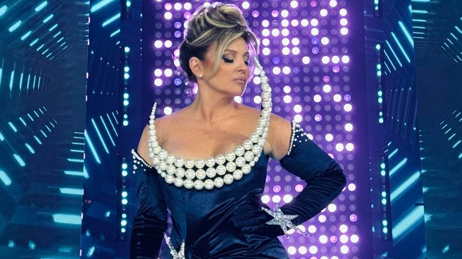 Liptai Claudia A Nagy Duett című műsorban Hold istennőjének öltözve