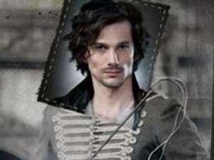 Gombold újra! - A GLAMOUR címlapján a győztes tervező ruhája