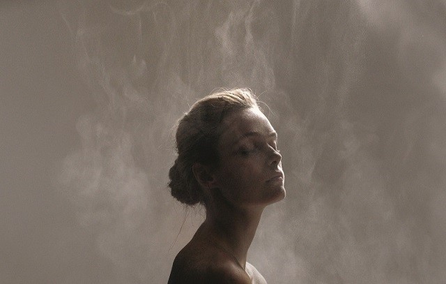 Gyorsan és kíméletesen tisztít: a micellás víznek a te polcodon is ott a helye!