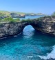 Nusa Penida szigetén, Balitól 50 percre található a Broken Beach, az egyik leghíresebb látnivaló