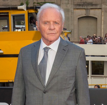 Sir Anthony Hopkins Oscar-díjas színész úgy véli, hogy valószínűleg a ´betegsége´ segít neki abban, hogy át tudja élni a szerepeit