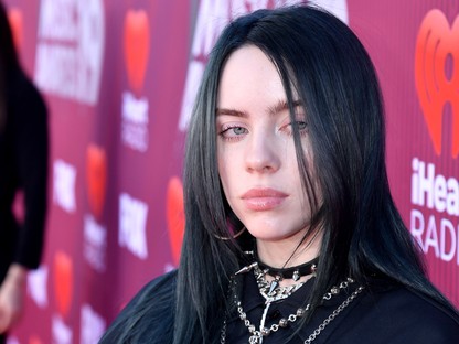 Az IKEA táska menő: így hozta Billie Eilish divatba
