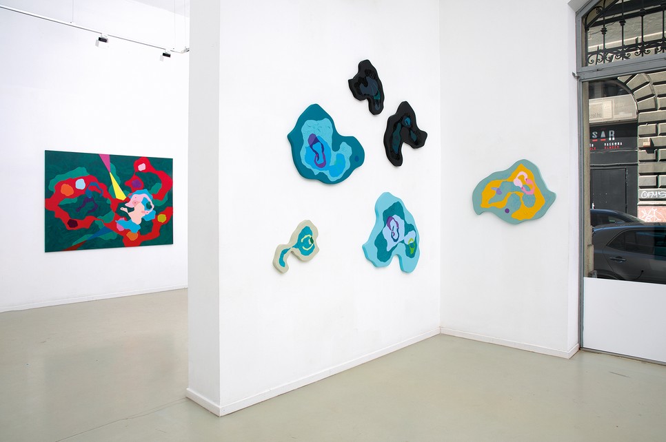 Absztrakt festmények, design kollaborációk és gyerekkönyvek – less be Barabás Zsófi világába