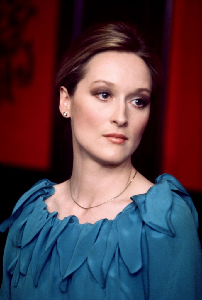 A ragyogó Meryl Streep Karen Traynort alakította az 1979-ben bemutatott Joe Tynan megkísértése című drámában, amelynek felvételei 1978-ban készültek Baltimore városában.