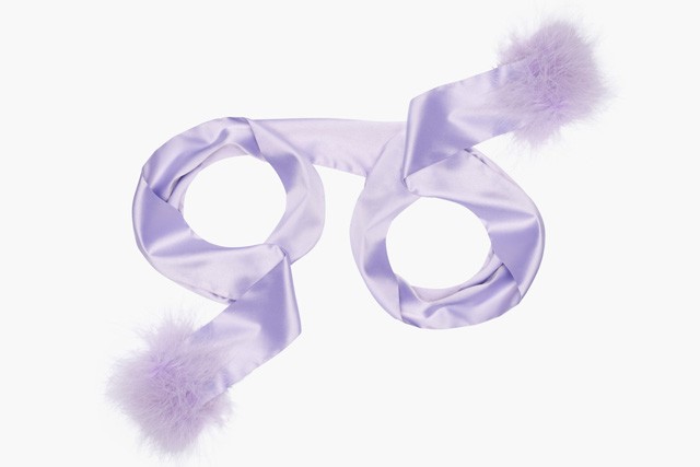 Rihanna bejön a hálószobádba, és ad néhány cuccot, amitől elpirulsz