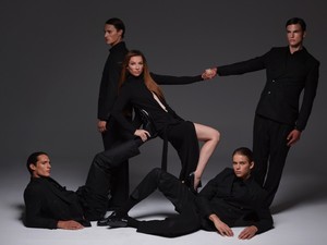 Rúzsa Magdi exkluzív fotósorozattal üzeni a világnak, hogy három gyerek után is elképesztő formában van