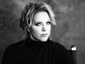 Különleges programajánló: Vaksötétben ad jótékonysági koncertet Tóth Vera