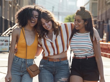 Egy 9500 fős Facebook-csoport, ami megmutatja, hogy igenis léteznek valódi női barátságok