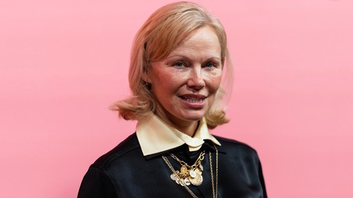 Pamela Anderson brutálisan rövid, vörös hajra váltott, csak ámulunk a bátorságán