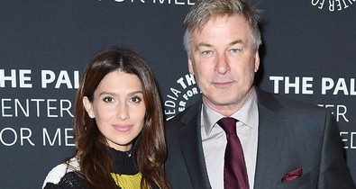 Alec Baldwin felesége bugyi nélkül mutatta meg a kerekedő pocakját