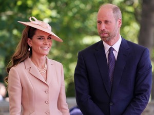 Fontos szabály lép érvénybe jövő héttől: Katalin hercegnének és Vilmos hercegnek ezentúl engedélyt kell kérnie Károly királytól