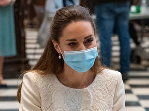 Katalin hercegné visszalátogatott esküvőjük helyszínére Vilmossal, ráadásul fehérben