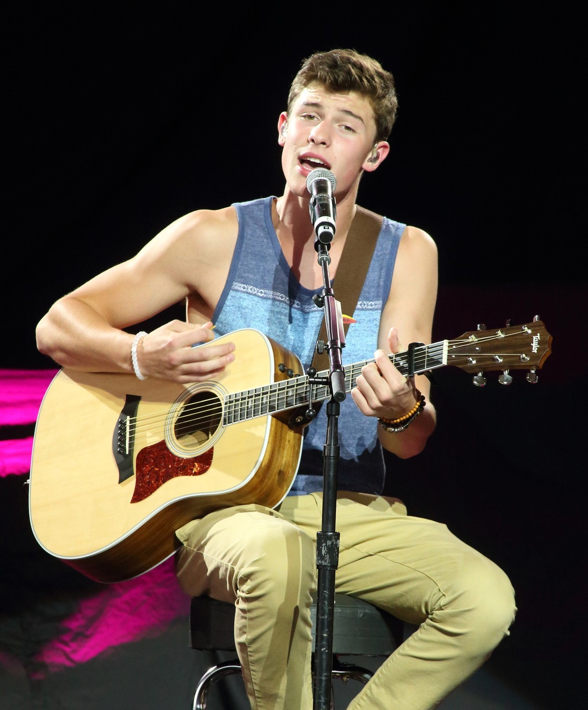 2014-ben adta az első nagyobb koncertjeit is. Ez a fotó egy Baltimore-i fellépésén készült róla. Már akkor (is) teljesen odavoltak érte a tinédzserek. 