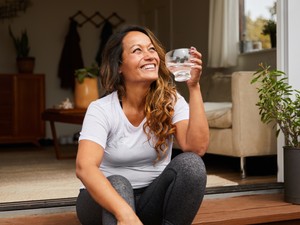 Lassú öregedésre vágysz? Ennyit számít, hogy mennyi vizet iszol