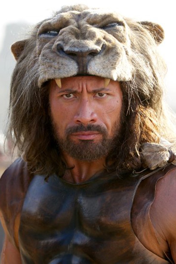 Herkules, azaz Dwayne Johnson feszülten figyel, hátha egy magyar szépség felbukkan