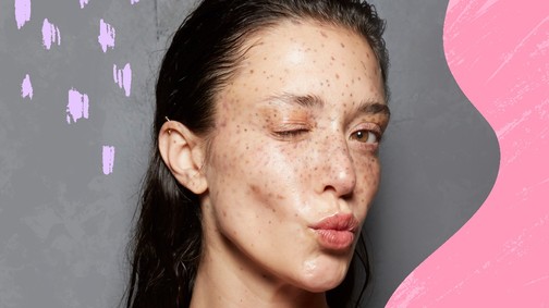 Így készíthetsz egyszerűen természetes hatású szeplőket sminkkel 