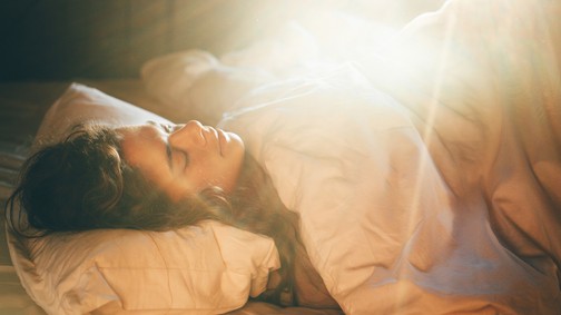 Ez az egy szokás tilos reggelente az idegtudós szerint: régen rossz, ha így kezded a napjaidat