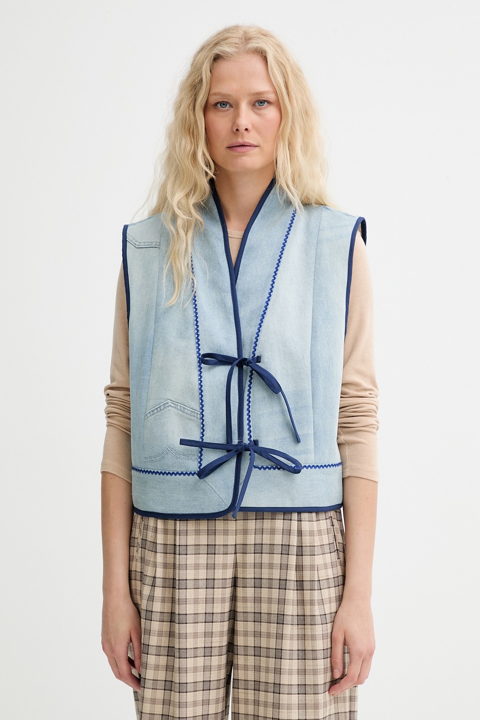 Egyedi, újragondolt darabok digitális útlevéllel – a Renewed kollekció megmutatja, hogyan lehet a divat fenntartható és átlátható egyszerre.