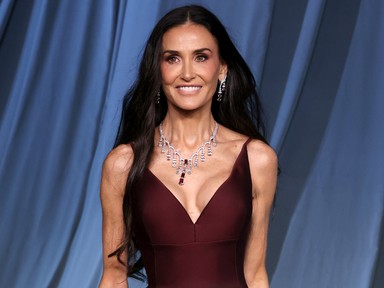 Demi Moore címlapfotója láttán elakadt a lélegzetünk, alig takarja valami a 62 éves világsztár testét