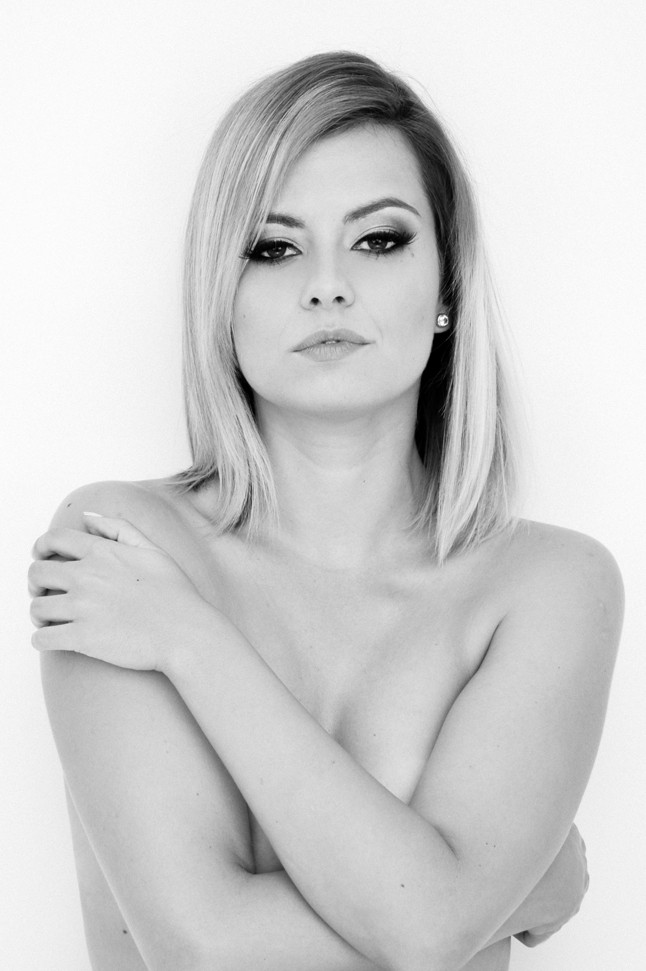 Exkluzív interjú: Lola levetkőzött - testileg és lelkileg egyaránt