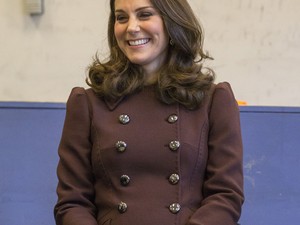 Ezért nem veheti le Katalin hercegné a kabátját nyilvános helyen!