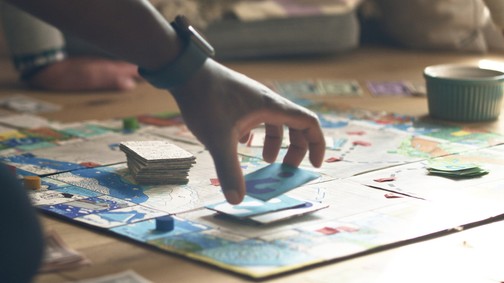 A társasjátékok kapcsolatépítő ereje, ami oldja a szorongást is