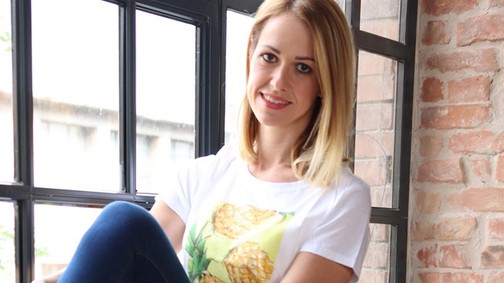 Orsi büszke a munkájára, és ez az öltözködésén is látszik