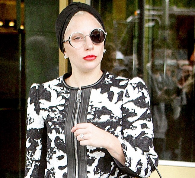 Lady Gaga bármit felvehet, rád lehet, hogy furán néznének, ha így öltözködnél