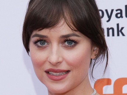 Dakota Johnson egy álom ebben a ruhában