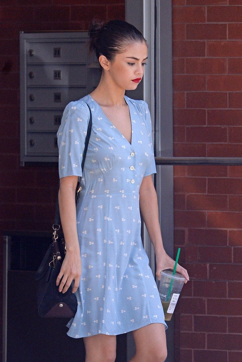 Selena Gomez kétszer ment ki pizsamában az utcára egy nap alatt!