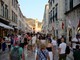Dubrovnik története túlmutat egy horvát tengerparti városon. Arról szól, hogyan alakítjuk mi, utazók ezeket a helyeket.