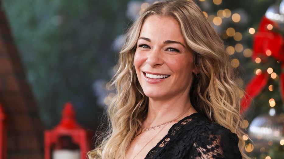 Erőteljes, őszinte fotók LeAnn Rimes-ról és a pikkelysömörrel való együttélés valóságáról