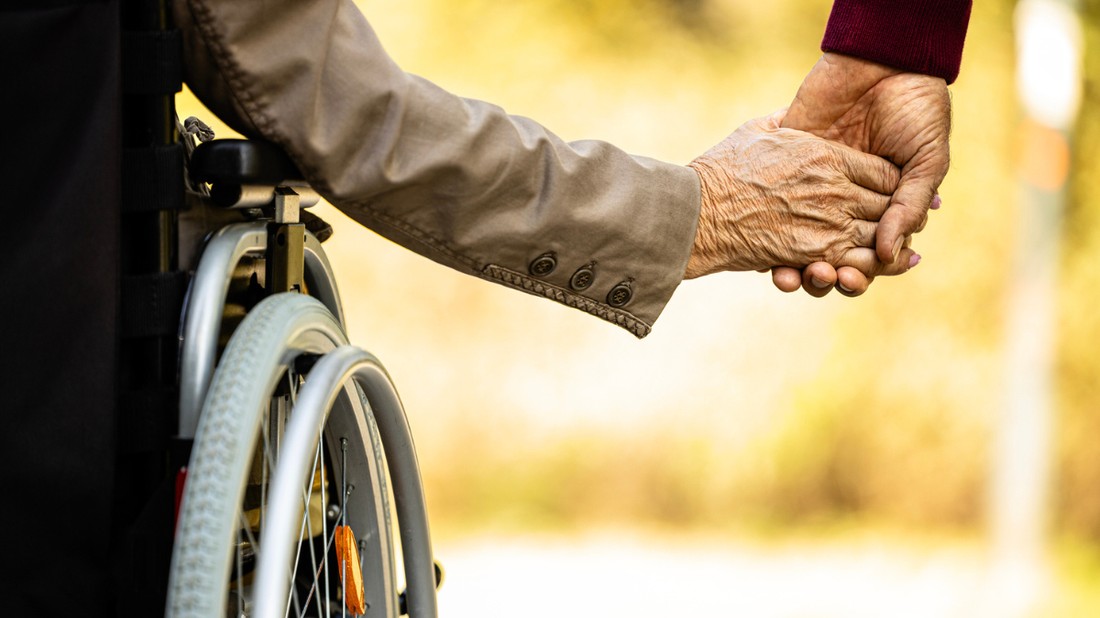 oregedo-tarsadalom-glamour