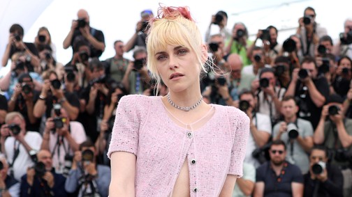 Súlyos szabályt szegtek a cannes-i filmfesztivál vörös szőnyegén, a tiltás ellenére is pucérkodtak páran