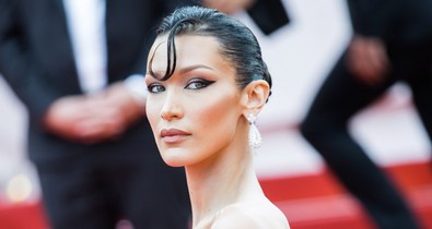 Most egy 35 éves álomszép ruhában ragyogott Bella Hadid Cannes-ban