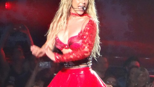 Britney Spears szuper dögös alakját nézd ezekben a dresszekben