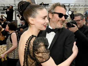 Joaquin Phoenix és Rooney Mara filmet forgatnak arról, hogyan betegíti meg az emberiséget az állattenyésztés