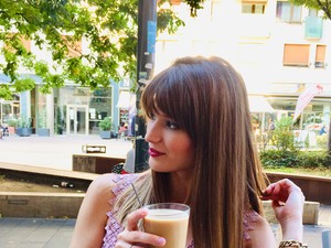 Egy ilyen meleg naphoz is megtalálta Bertók Fruzsi a tökéletes szettet