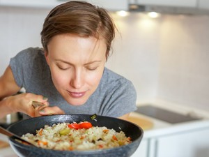 Ezért ne edd soha forrón a rizst