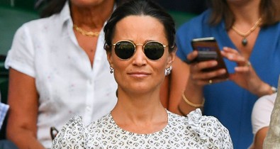 A várandós Pippa Middleton piros bikiniben lazult
